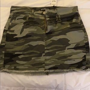 Express camo skirt